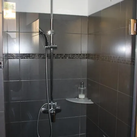 アパート Lightoasis 3 オエイラス